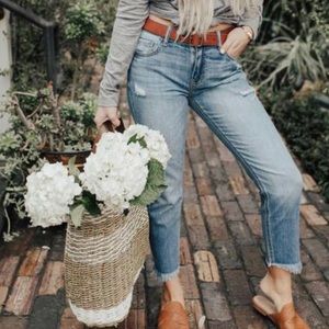 Mid-rise Jeans - Medium wash